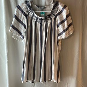 NWT Off white top, short sleeve,